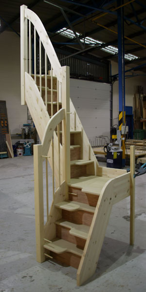 Quarter landing turn staircase