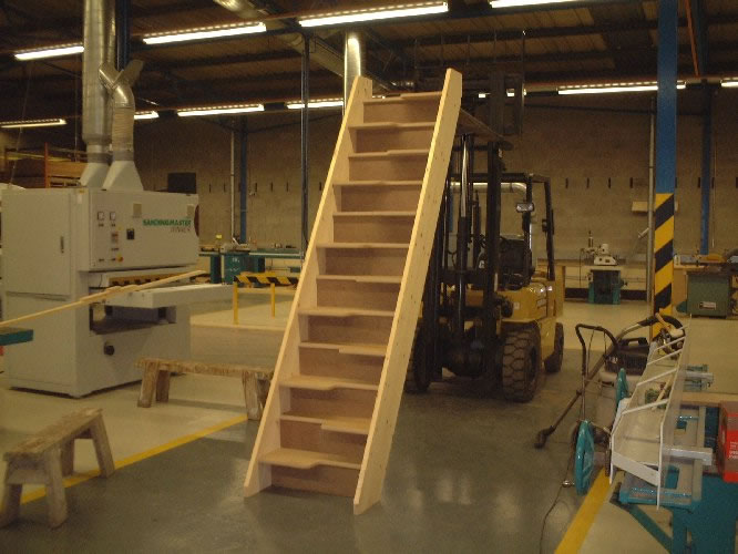 TheBudget spacesaver staircase 