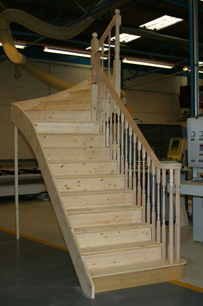 Cut string winder staircase